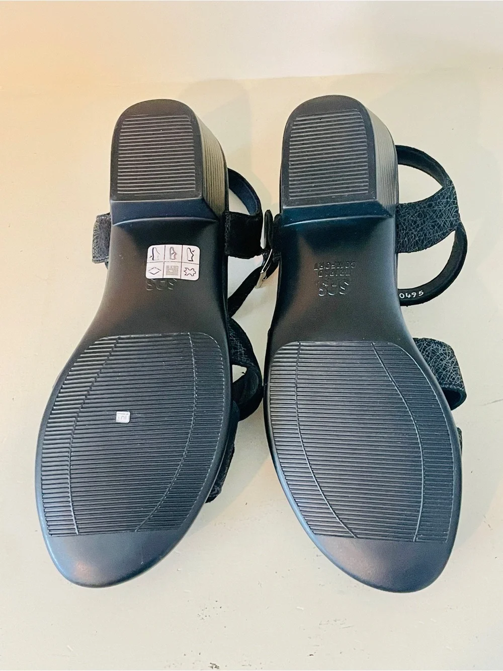 NEW Sas Savanna Black Sandal Web 7 Leather Heel Wedge Timeless